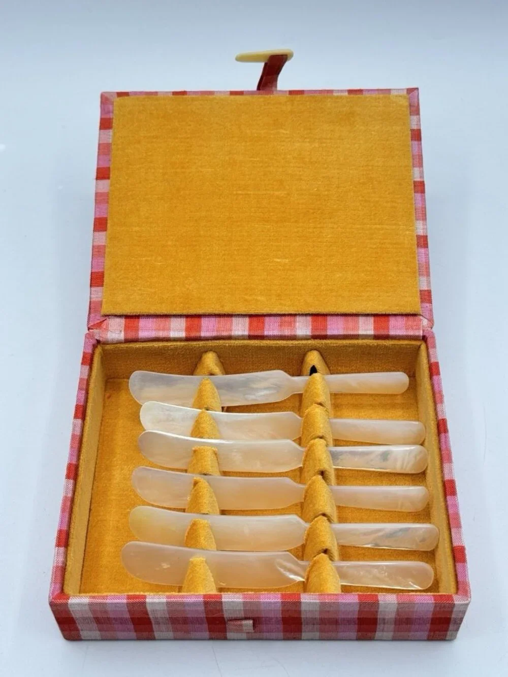 Vintage Mother-of-Pearl Butter Caviar Spreader Set of 6 In Box NEW